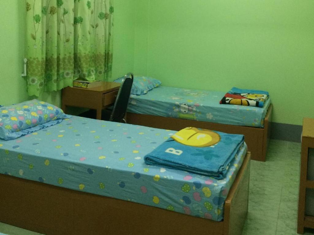 Nay Chi Lin Hotel Pathein Buitenkant foto