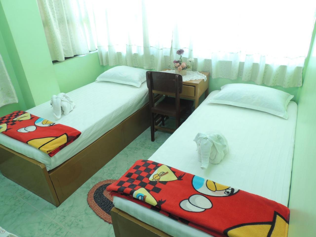 Nay Chi Lin Hotel Pathein Buitenkant foto
