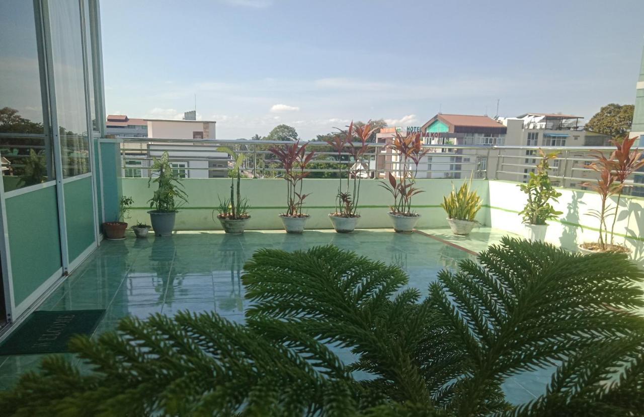 Nay Chi Lin Hotel Pathein Buitenkant foto